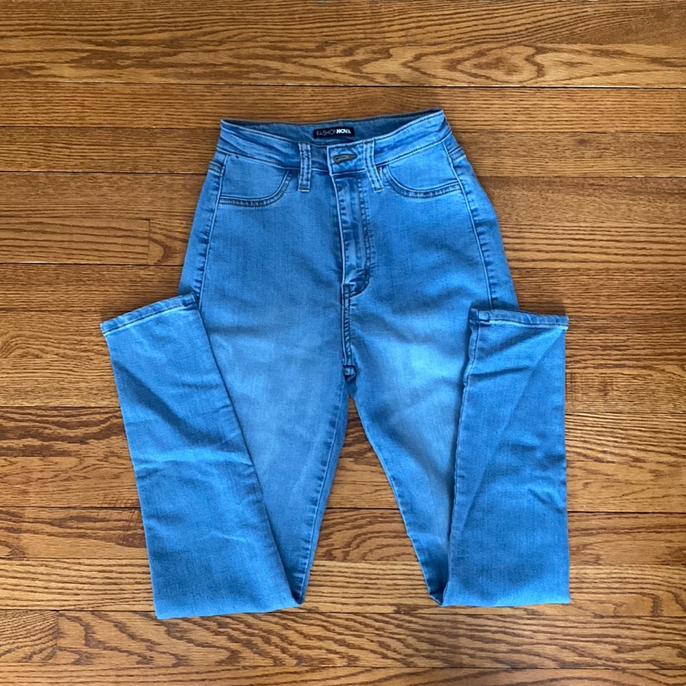 Fashion nova jegging